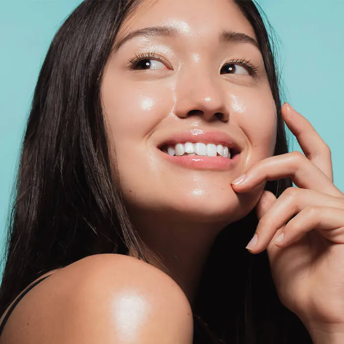 lady skin glowing after using whitening injection